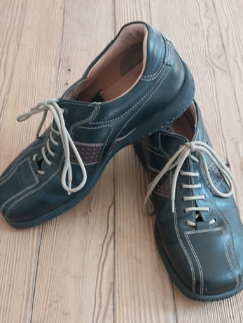 Alfani Dark Brown Leather Lace-Up Casual Shoes with Beige Laces